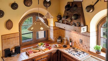 Frigorifero, microonde, forno, lavastoviglie