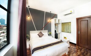 Deluxe Studio, 1 Queen Bed