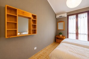 2 bedrooms, desk, iron/ironing board, travel cot