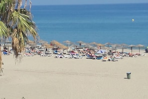 Una playa cerca