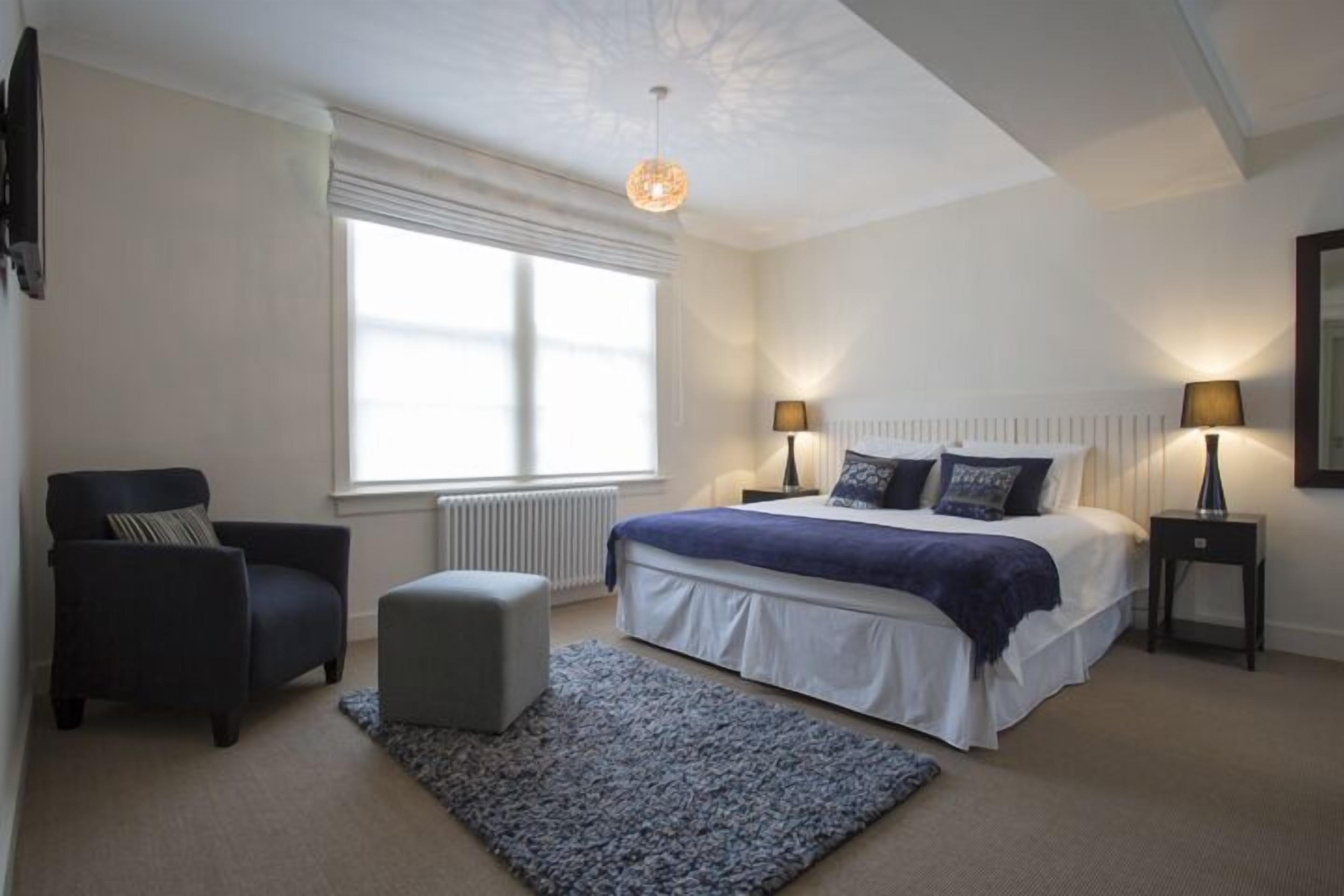 4 bedrooms, desk, blackout drapes, iron/ironing board