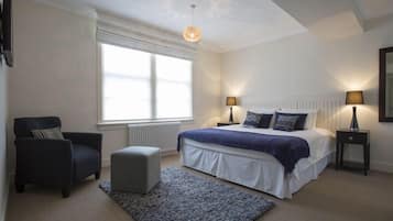 4 bedrooms, desk, blackout drapes, iron/ironing board