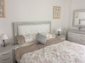 2 bedrooms, iron/ironing board, WiFi, bed sheets