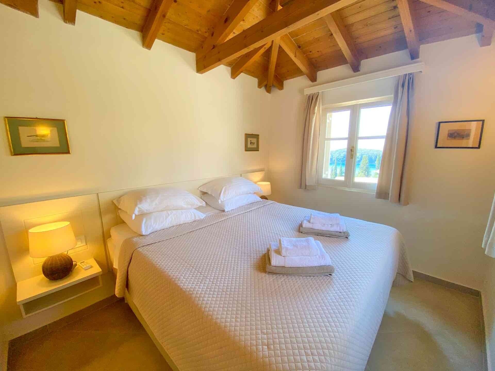 1 bedroom, in-room safe, desk, iron/ironing board