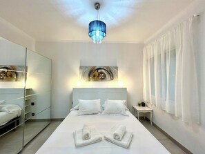 3 bedrooms, in-room safe, iron/ironing board, free WiFi