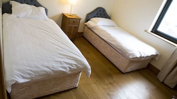 4 多间卧室、办公桌、熨斗/熨衣板、旅行婴儿床