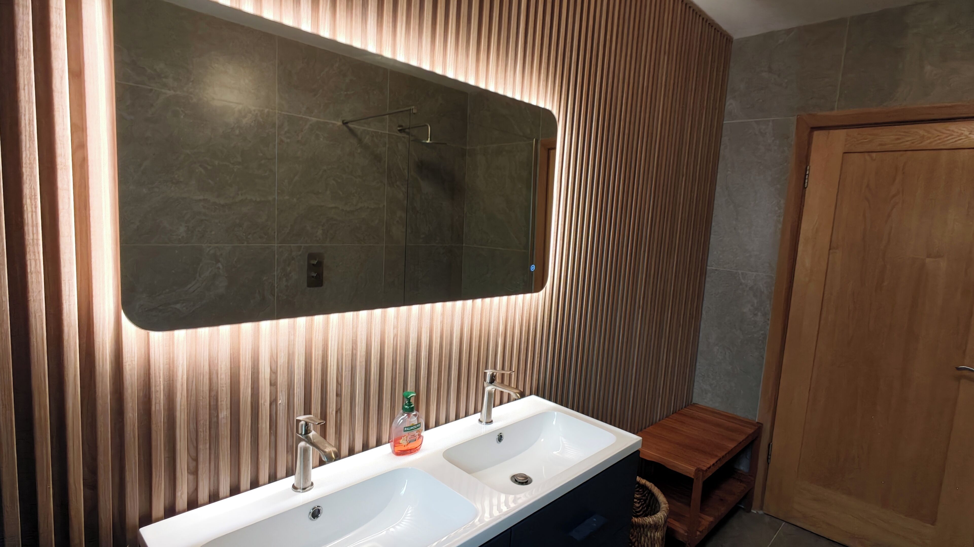 Combined shower/bathtub, hair dryer, towels, toilet paper