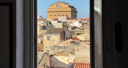 Historic center, 2 rooms, 2 toilets, sky terrace, lift, free high speed Wi Fi