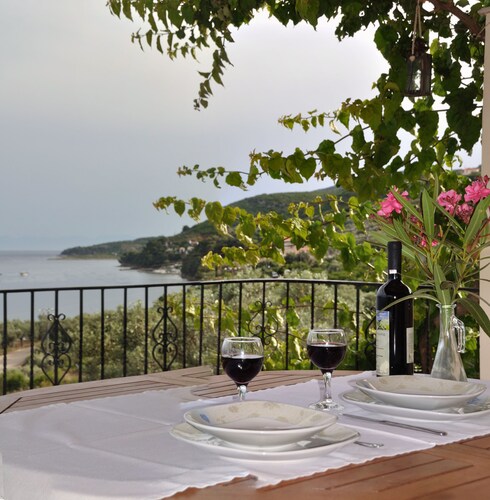 Luxury beachside villa, with two bedrooms and uninterrupted sea view