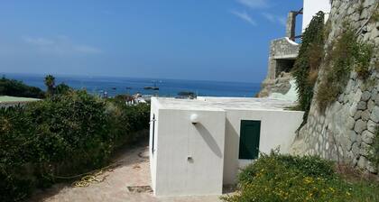 Maison de plage Ă Ischia (baie de Citara)