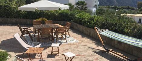 تناول الطعام بالخارج