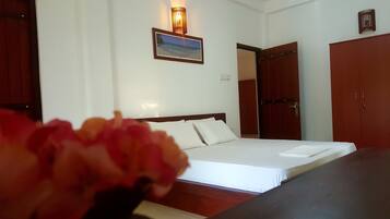 2 bedrooms, desk, soundproofing, iron/ironing board