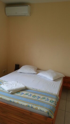 3 bedrooms, desk, iron/ironing board, free WiFi - Beautiful villa with pool  (Baie Mahault)