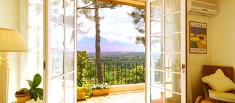 Villa Olivade. Panoramic Sea Views – Private Balconies, Terraces & Garden