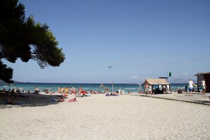 Nära stranden och strandhanddukar