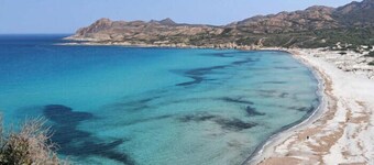 Pigna: Charming village house, 5 km from the sea, vaulted and whitewashed