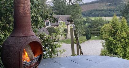 Quarry House, peaceful rural retreat, country farmhouse cottage, sleeps 8-12