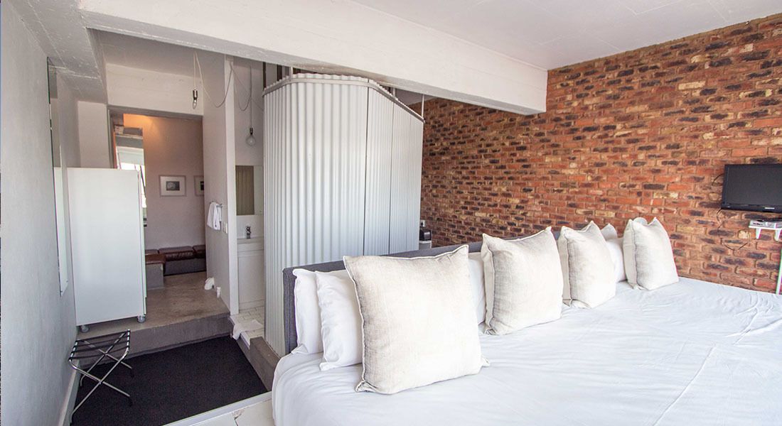 Perpetual Liberty 1996-2006 | Premium bedding, in-room safe, individually furnished, desk