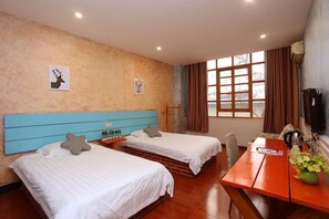 Feature Twin Room | Desk, blackout curtains, free WiFi - DREAMS TRAVEL INTERNATIONAL YOUTH HOSTEL (Chengdu)