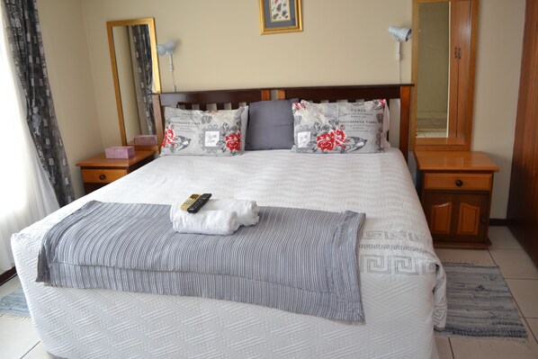 Lyxrum - 1 kingsize-säng | Minibar, gratis wi-fi och sängkläder