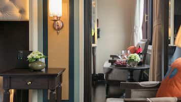 1 bedroom, in-room safe, desk, blackout curtains