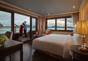 Premium Terrace Suite - 2 Days 1 Night | In-room safe, desk, blackout drapes, soundproofing - Halong Athena Cruise (Ha Long)