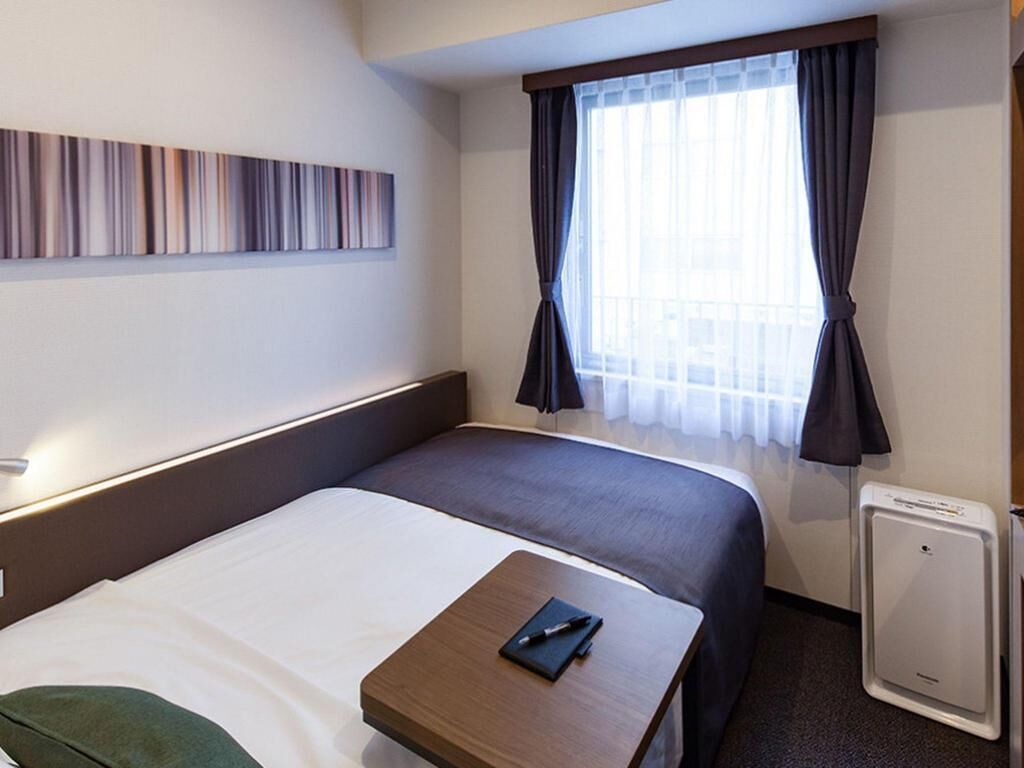 Down duvets, in-room safe, desk, blackout curtains