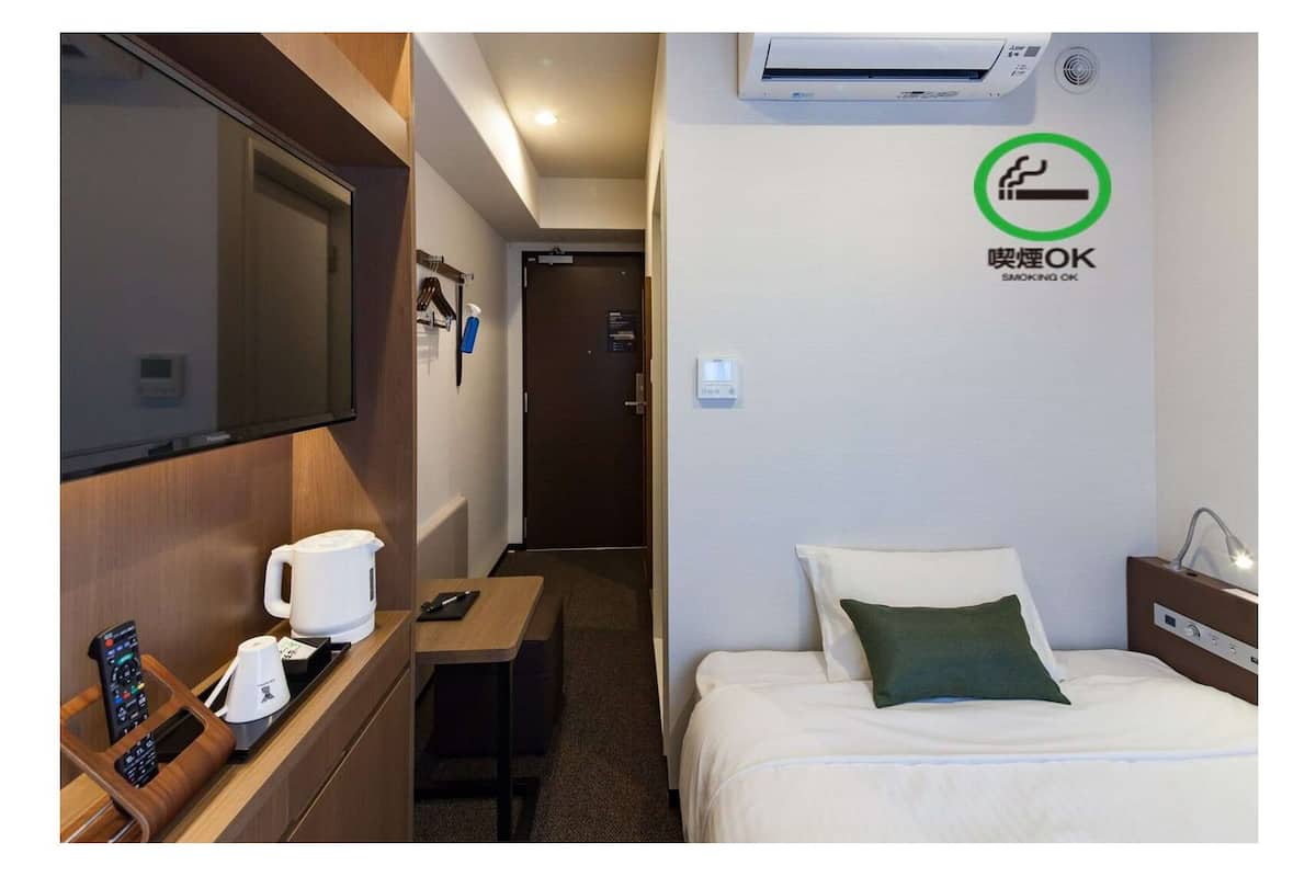 Down duvets, in-room safe, desk, blackout curtains