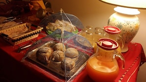 Free daily buffet breakfast