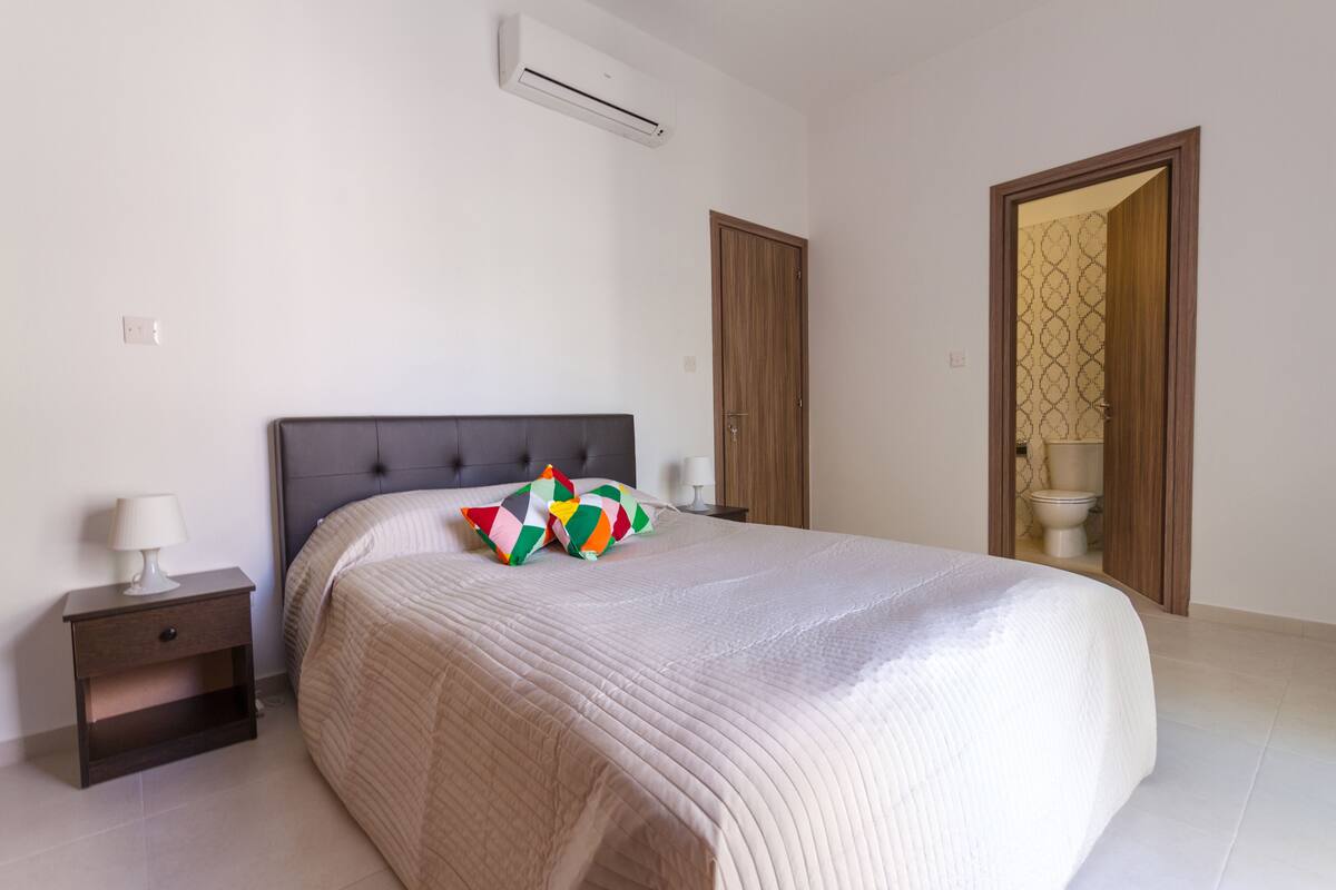 Soundproofing, cribs (free), WiFi (free), bed sheets