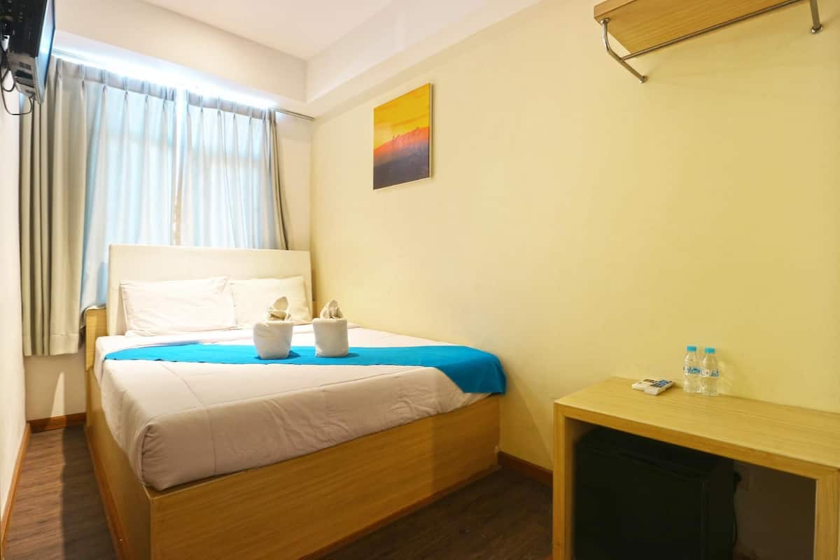 Desk, free WiFi, bed sheets