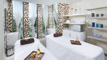 Salas de tratamientos para parejas, sauna, bañera de hidromasaje