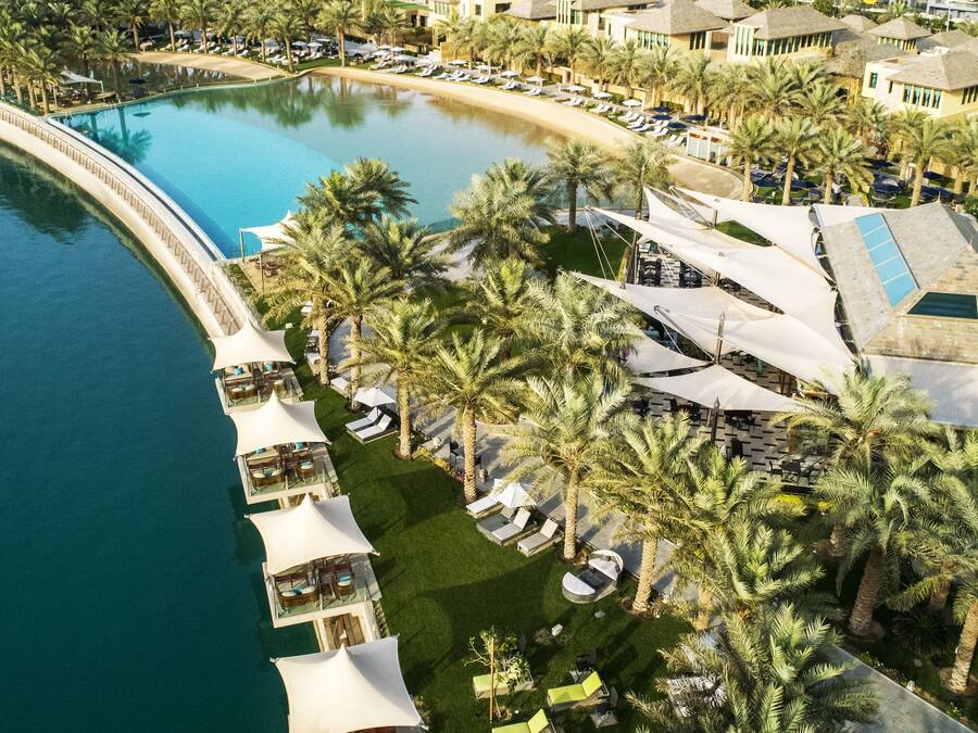 2 piscinas al aire libre, sombrillas, sillones reclinables de piscina