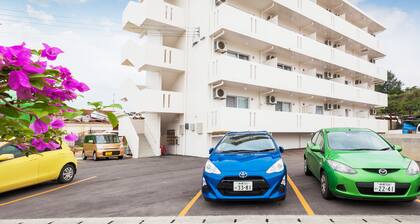 Kariyushi Condominium Resort Kin Yaka Seaside