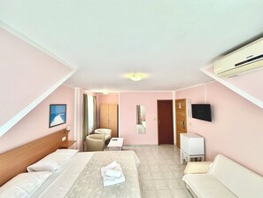 Minibar, blackout drapes, free WiFi, bed sheets - Pansion Begić (Dugi Rat)