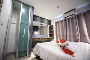 Family Suite, 2 Bedrooms | In-room safe, desk, blackout drapes, free WiFi - 48metro Hotel Bangkok (Bangkok)