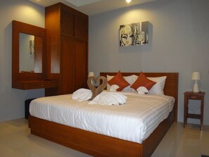In-room safe, desk, soundproofing, free WiFi - Thuan Resort (Rawai)