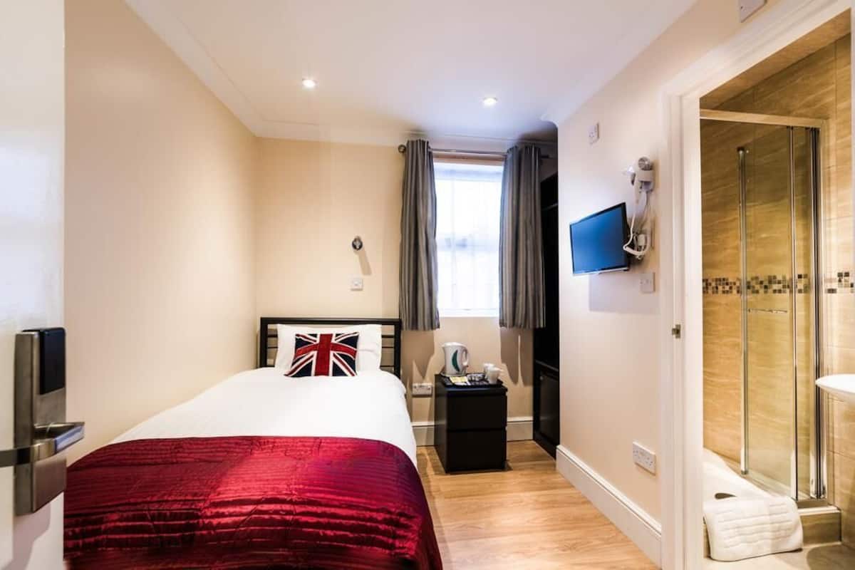 Bureau, chambres insonorisées, fer et planche à repasser, Wi-Fi gratuit