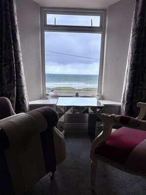 1 chambre, matelas mémoire de forme, décoration personnalisée