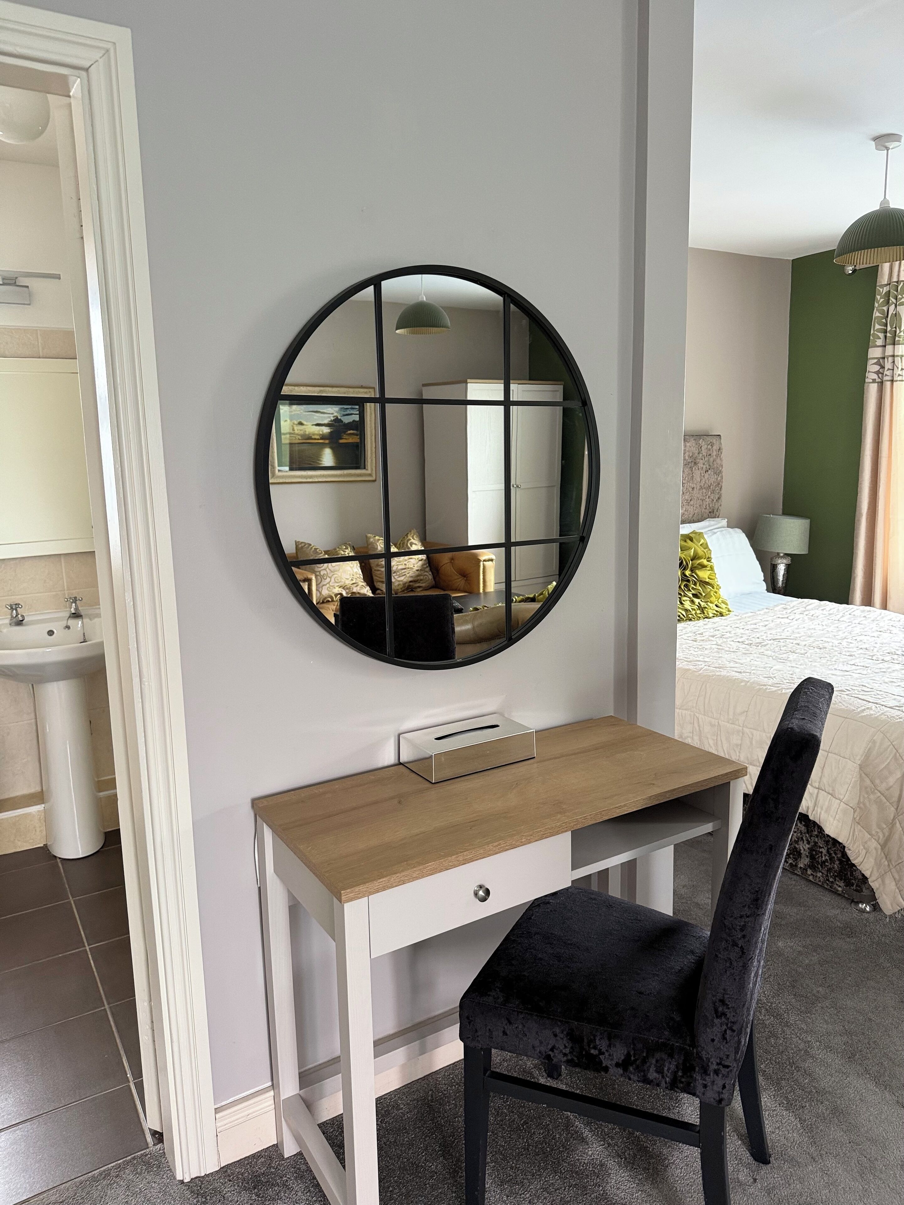 Habitación cuádruple, 1 habitación (The Golf Room) | 1 habitación, camas con efecto memoria y decoración personalizada 