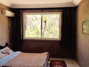 Kamar Double Tradisional, 1 Tempat Tidur Double, Bebas Asap Rokok, pemandangan gunung | Tirai kedap cahaya, tempat tidur bayi (biaya tambahan), dan Wi-Fi gratis