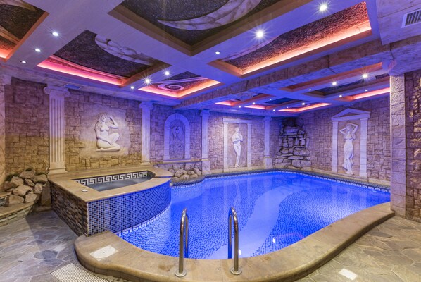 Premier Suite | Indoor pool