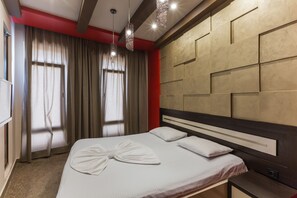 Superior-sviitti | Minibaari, tallelokero huoneessa, äänieristys, lisävuoteet