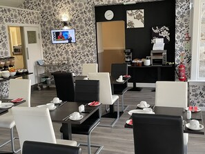 Ferdiglaget frokost er inkludert hver dag