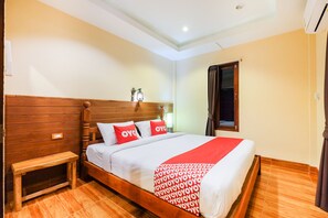 Suite, 2 slaapkamers | 1 slaapkamer, een bureau, gratis wifi, beddengoed