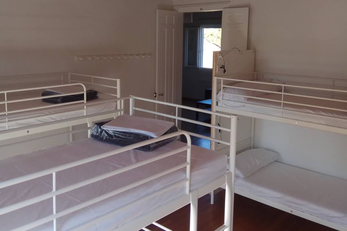 高档床上用品、免费 WiFi、床单