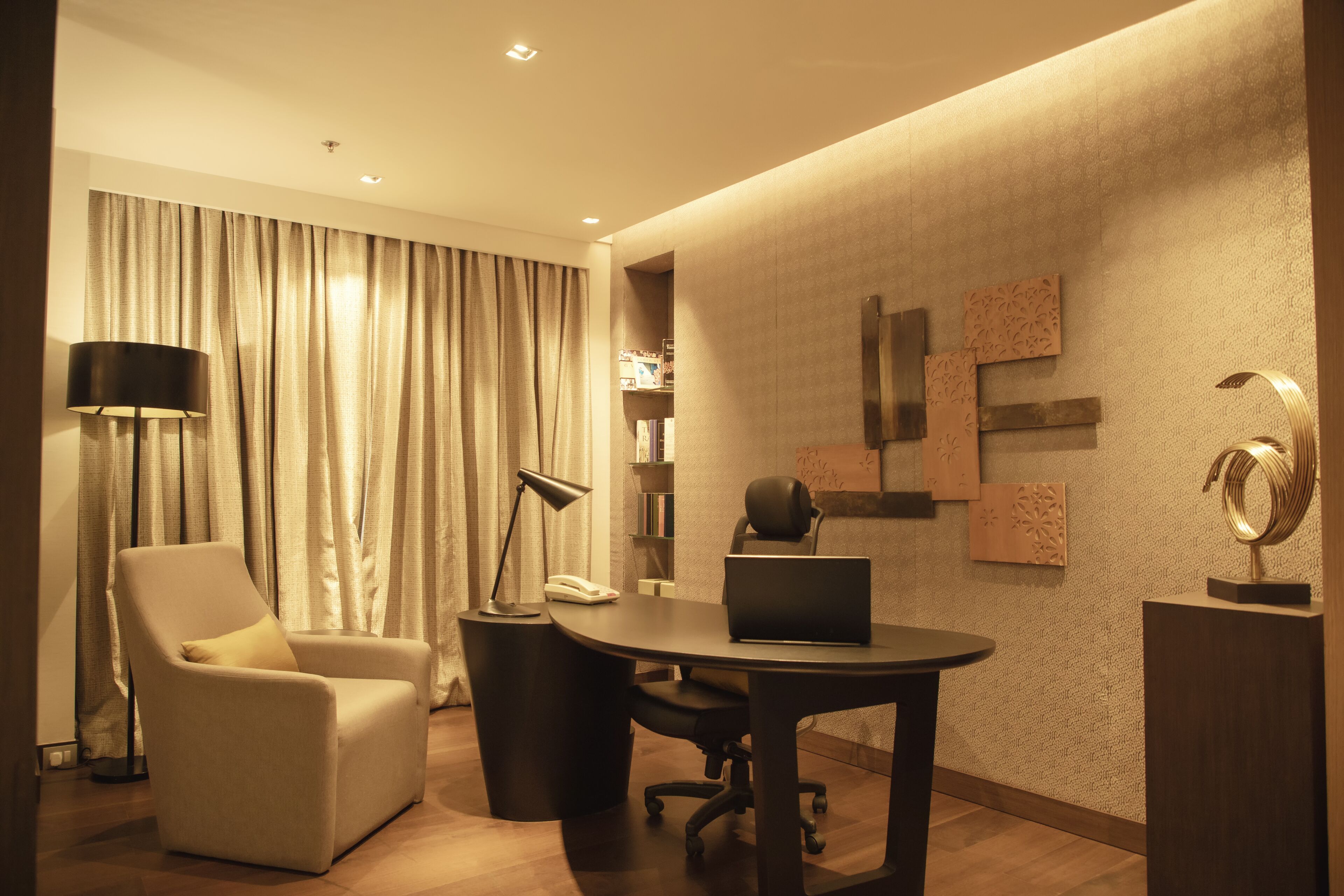 suite, 1 king bed (presidential suite) | 1 bedroom, minibar, in-room safe, individually decorated