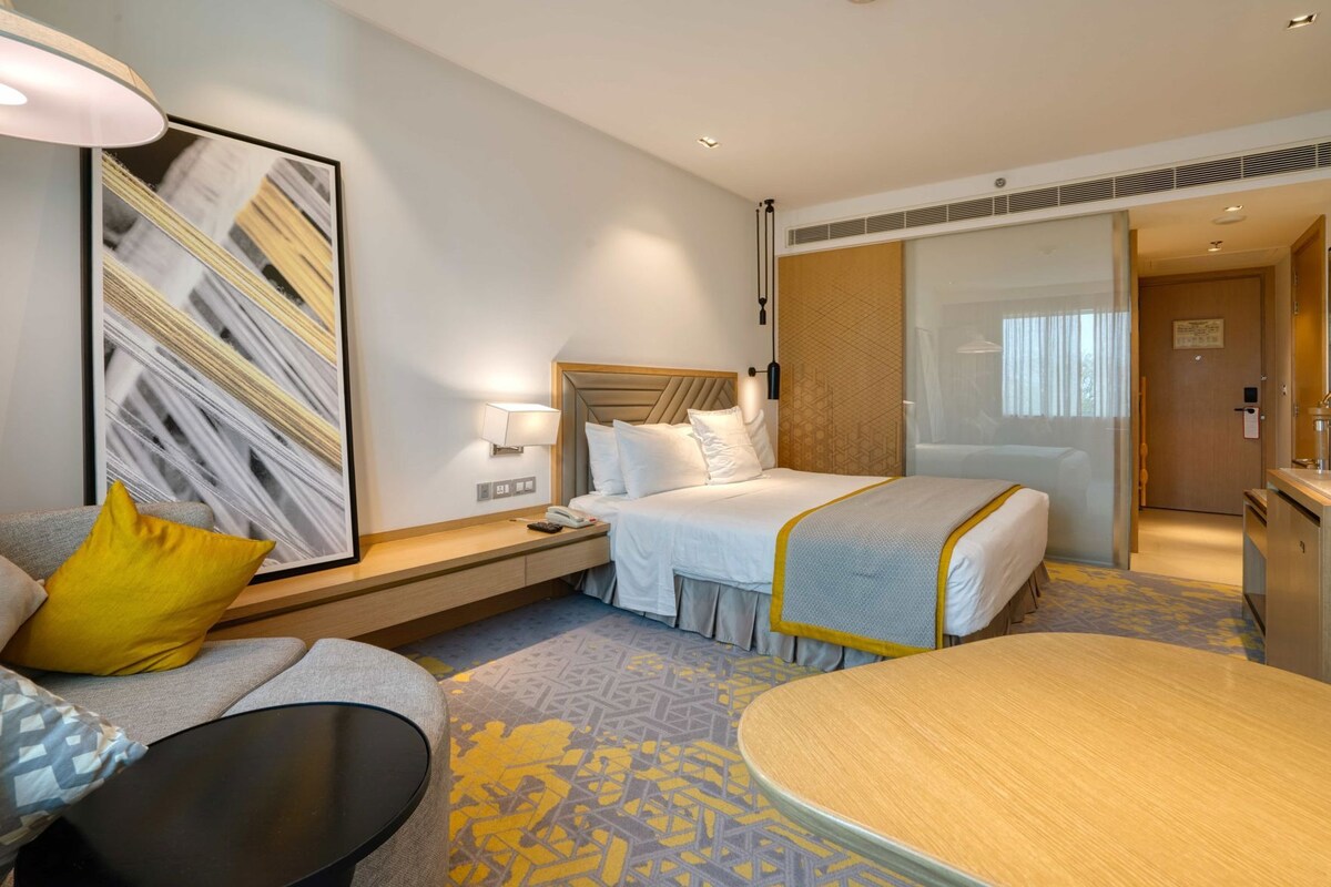 1 slaapkamer, een minibar, een kluis op de kamer, een bureau