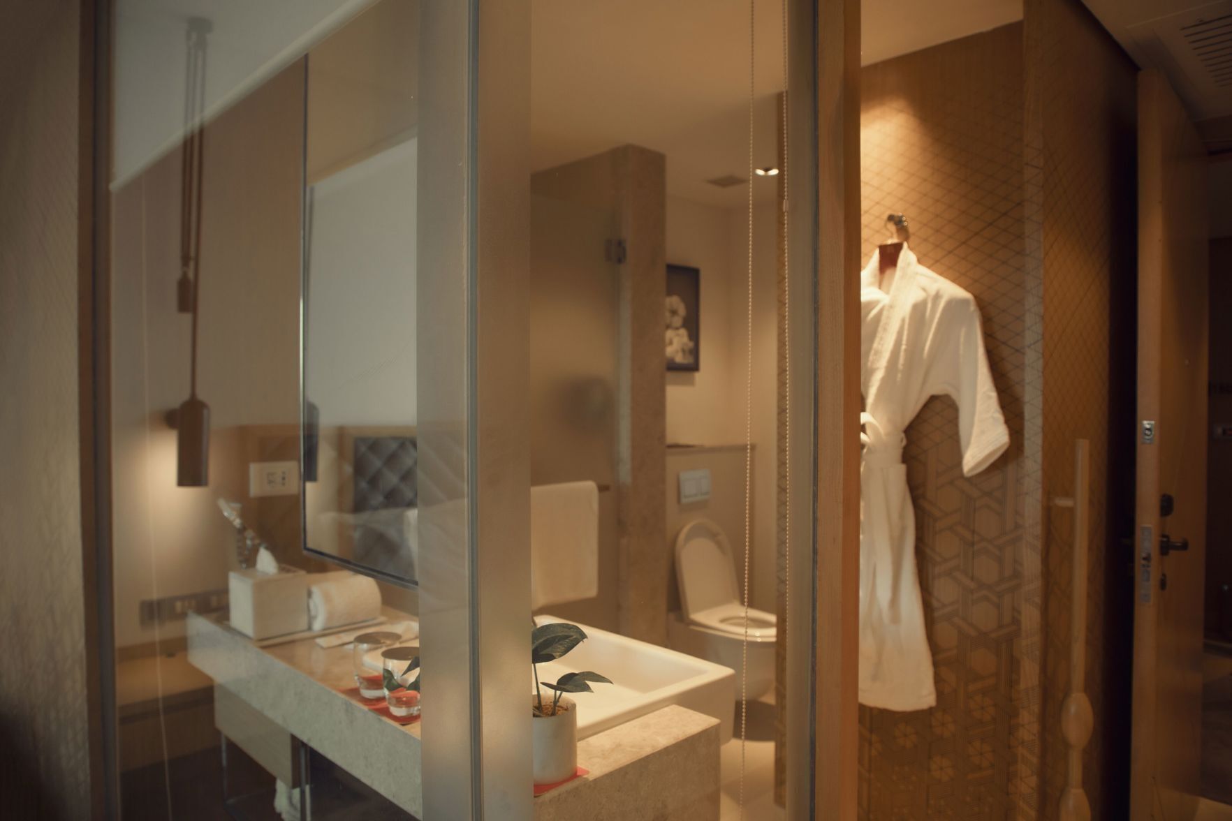 Baño | Amenidades de baño ecológicas, secadora de cabello, batas, pantuflas 