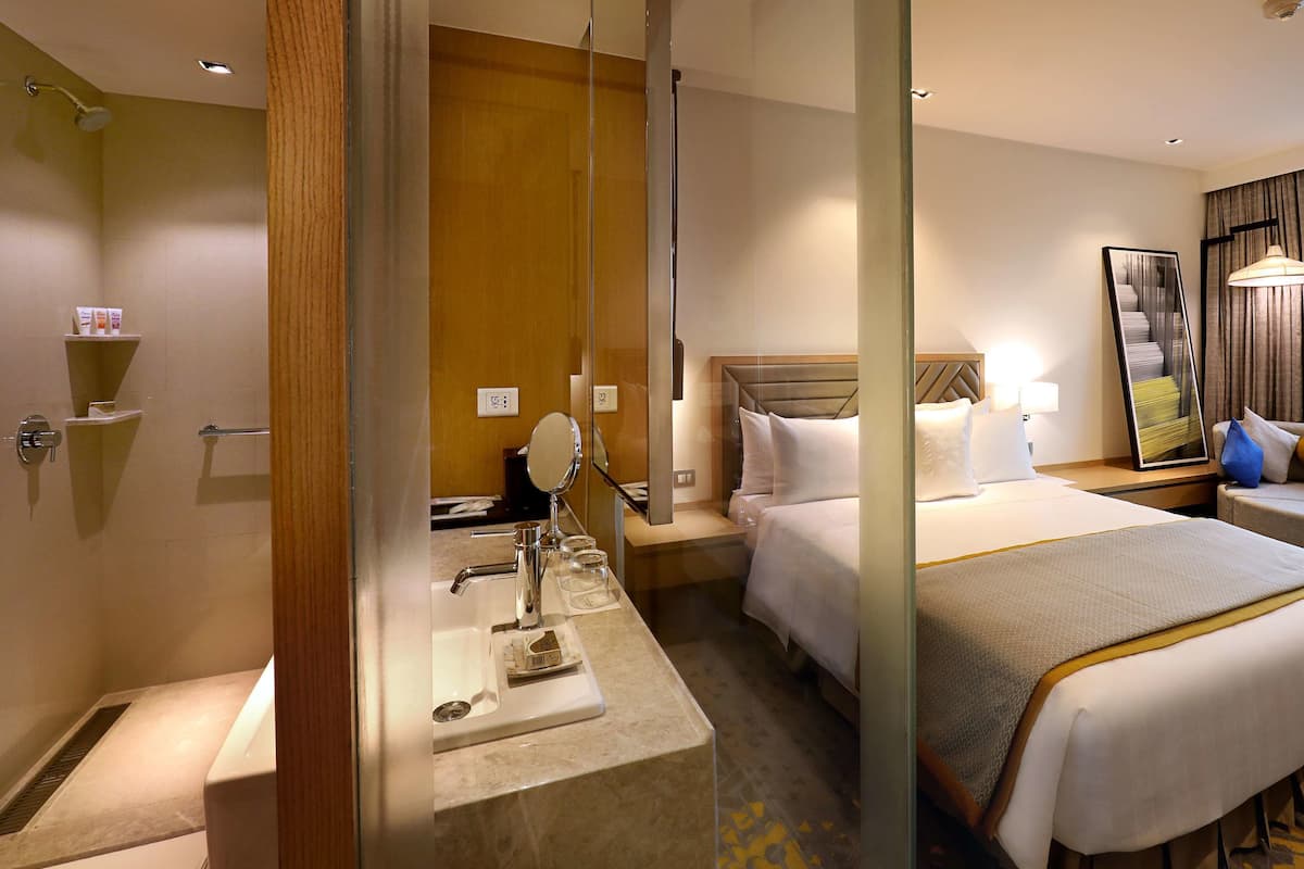 1 slaapkamer, een minibar, een kluis op de kamer, een bureau